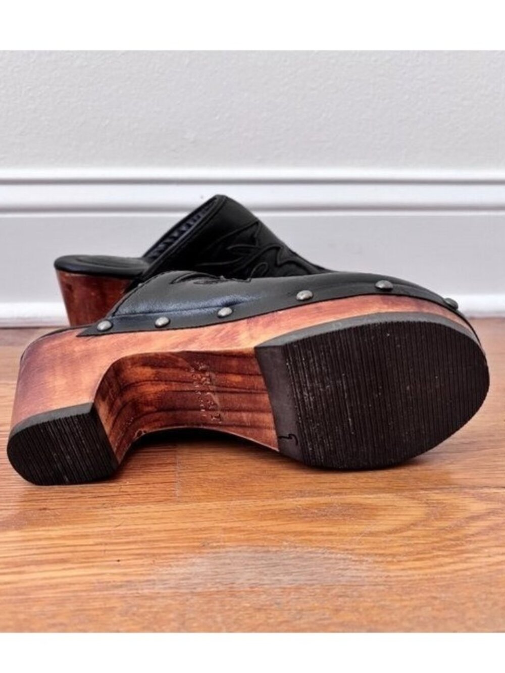 ARIAT MCMXCIII Black Leather Wood Clog Mules Size 6 - Picture 9 of 10
